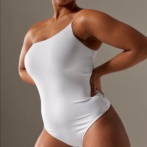 Babaton Contour One-Shoulder Bodysuit